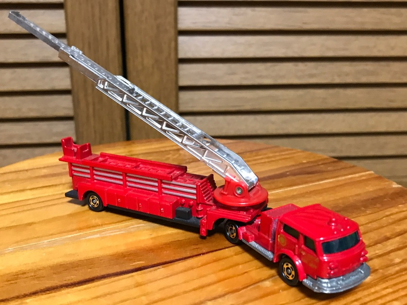 希少 ロングトミカ L10 アメリカン ハシゴ消防車 日本製