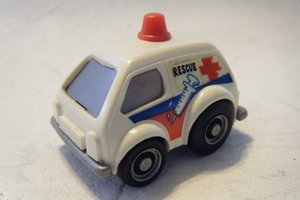 RAF 2203 Krankenwagen Ambulanz Rotes Kreuz 1:43 Atlas Modellauto 11