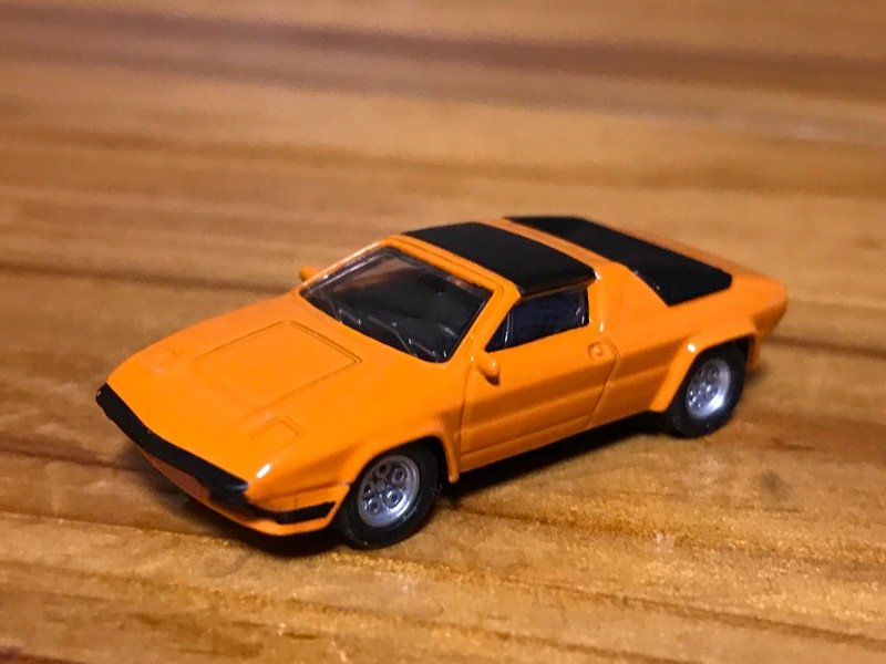 Lamborghini  Silhouette（京商製1/100）