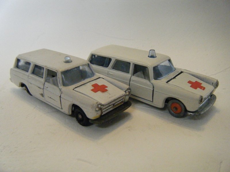 MAJORETTE (FRANCE) PEUGEOT 404 AMBULANCE