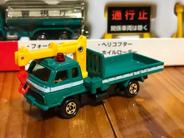 トミカNo.80-3 日産ディーゼルコンドルクレーン付きカーゴ