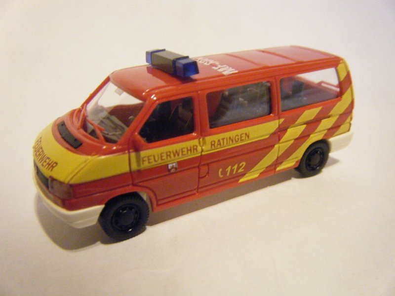 AWM AUTOMODELLE (GERMANY) VW T4/LR FIRE BUS "FEUERWEHR RATINGEN"