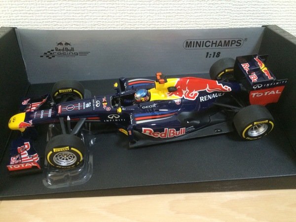 レッドブル ルノー ミニカー F1 F-1 2012 セバスチャン ベッテル