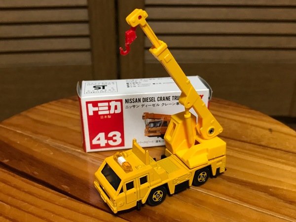 日本製 トミカ クレーン車 ニッサン 遅 No.43