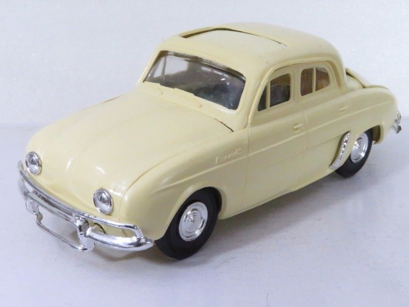 Premiers Renault Dauphine アイボリー ドーフィン プラモデル 1/25