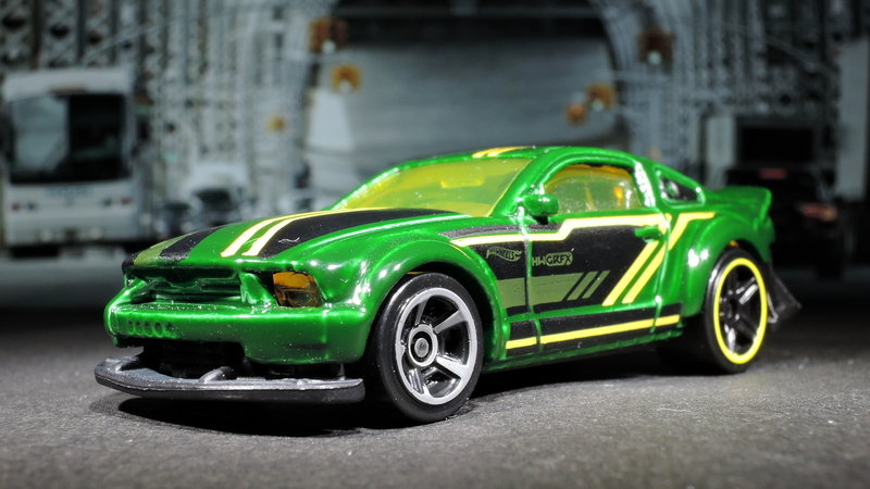 Hotwheels '05 Custom Ford Mustang (2020HW Dream Garage)ダークグリーン