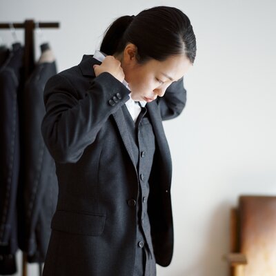 伝統と流行が交わるクラシッククロージング。 テーラー 森田智が伝えるレディス オーダースーツの今とこれから_image
