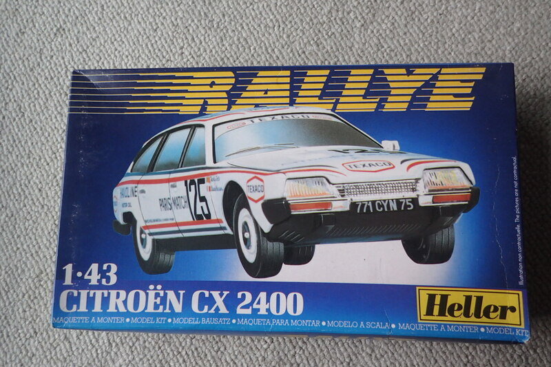 CX 2400 RALLYE  1/43 プラモデル　(Heller)