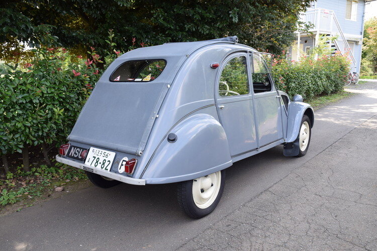 どこからクラシックカーになるのか？「CITROËN 2CVとBENTLEY