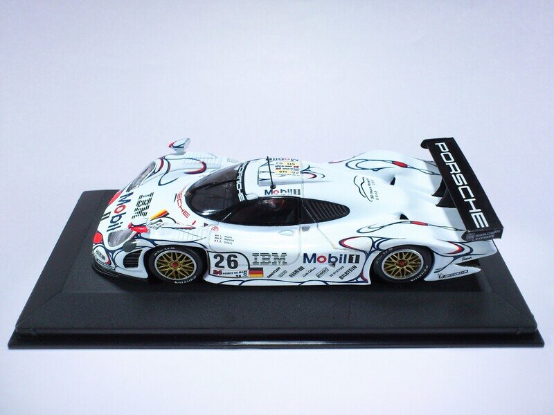 PORSCHE 911 GT1 24H LE MANS 1998 WINNER