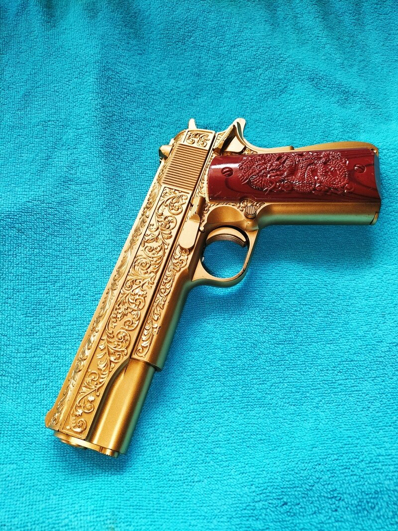 コルト　M1911A   　　彫金モデル