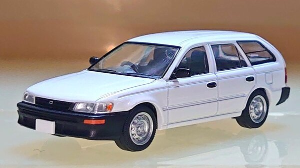トミカリミテッド トヨタ カローラバン DX 2000年式 白 | MESSEMIKU44GSR Museum | MUUSEO 852886