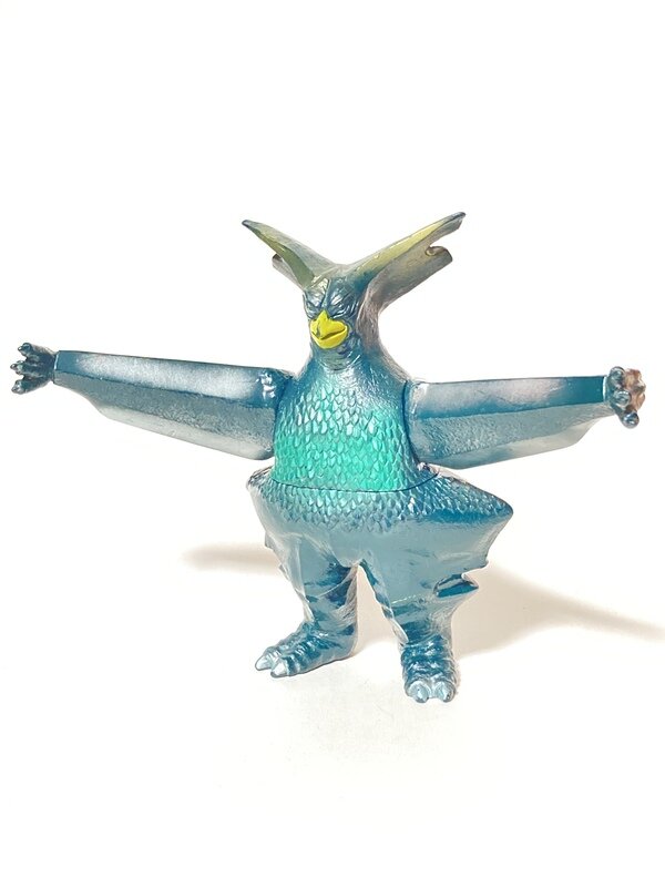大怪獣シリーズ 「ギエロン星獣 ナイトカラーver.」 ショウネン