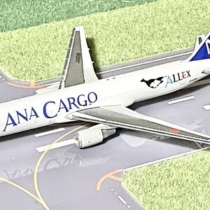 全日空商事 【1/400】〔NH40019〕ANA CARGO B767−300BCF "New Cargo Livery"