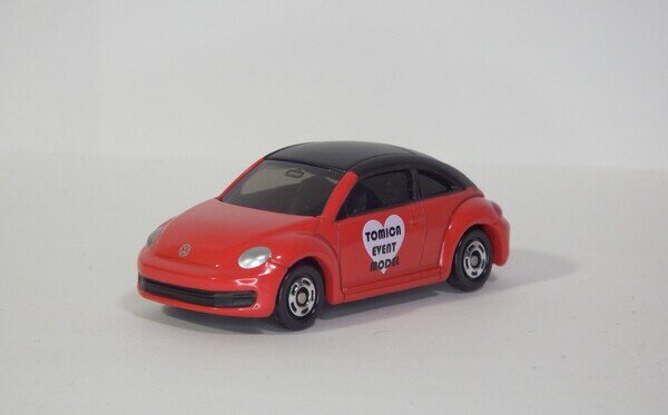 トミカ】VOLKSWAGEN ビートル 日本製 ⑥ ゴールド カブリオレ 箱