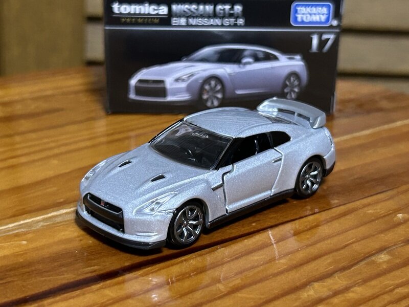 No.17 日産 GT-R
