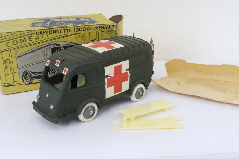 CIJ 3/61M RENAULT 1000Kg AMBULANCE MILITAIRE ルノー グレーホイール 1/43