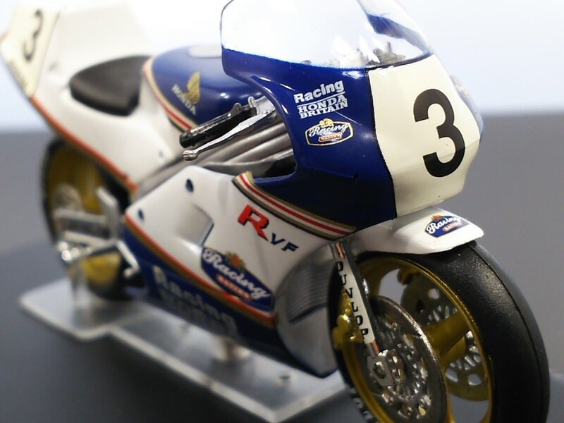 RVF 750 JOEY DUNLOP 1985 #58 HONDA 1/24 Deagostini Champion Bike