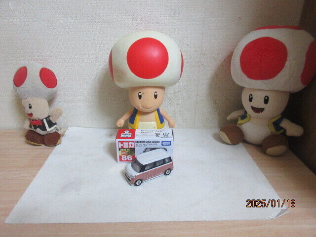 トミカ no.86 ダイハツ ムーヴキャンバス