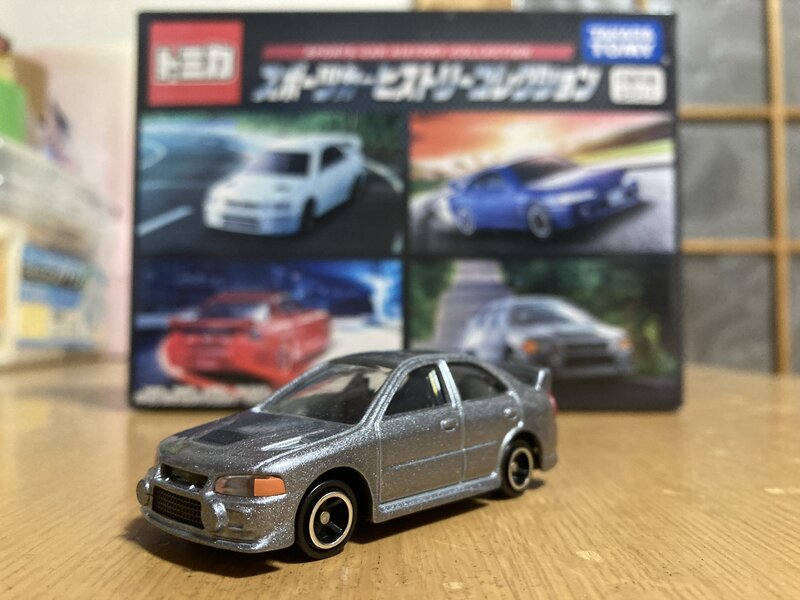 トミカ　スポーツカーヒストリーコレクション　三菱　ランサーエボリューションⅣ