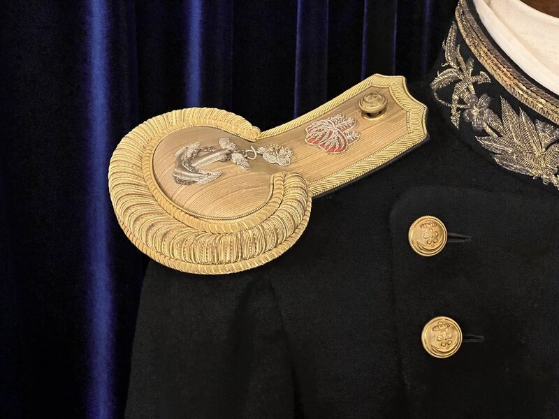海軍中尉・海軍少尉正肩章