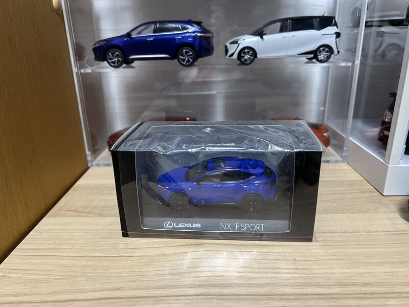 レクサス　Fスポーツ　NX ブルー　1/43