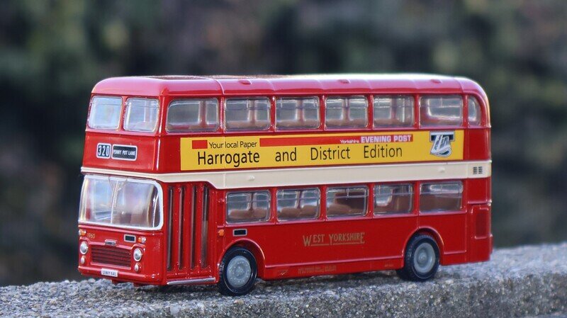【バスミニチュアカーコレクション　No.1744 EFE 20305 BLISTOL VR seriesⅡ WEST YORSHIRE】