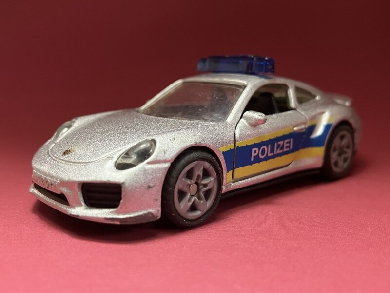 siku Porsche 911 Turbo S/Cabrioパトカー