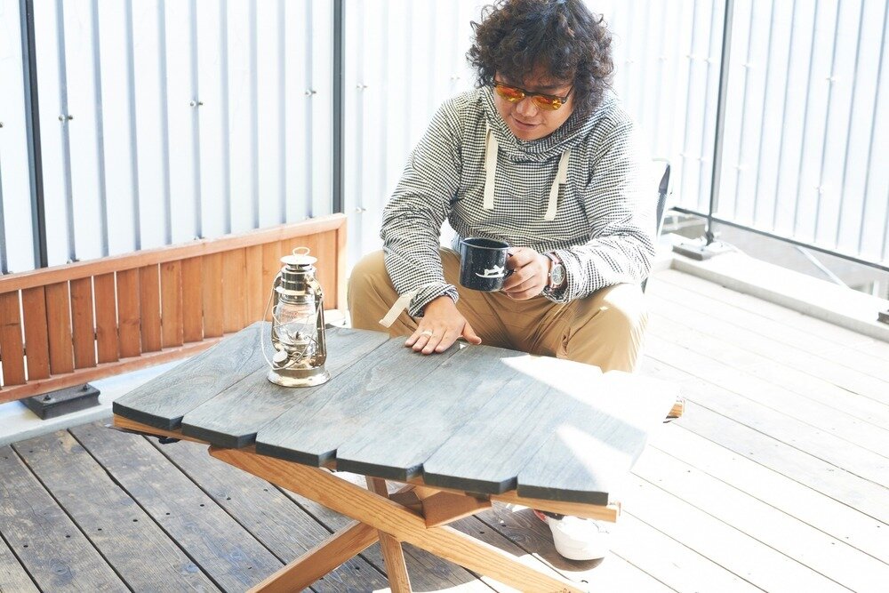 口コミ サイト 商品 細やかな職人技が光る！ 木の質感を活かしたOUTSIDE INの テーブル・チェア・ハンモック