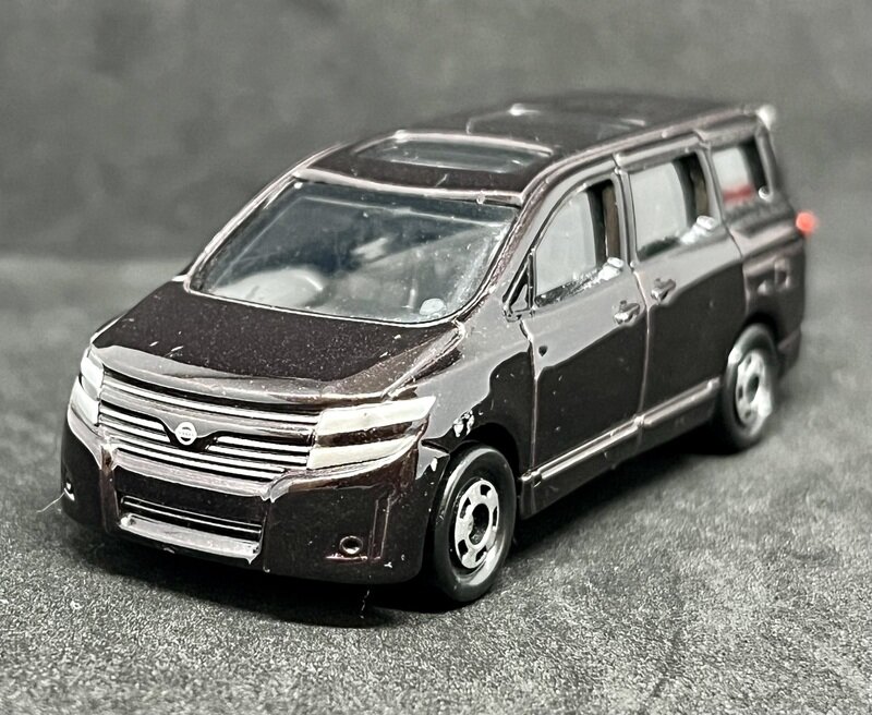 トミカ88-5 日産 エルグランド