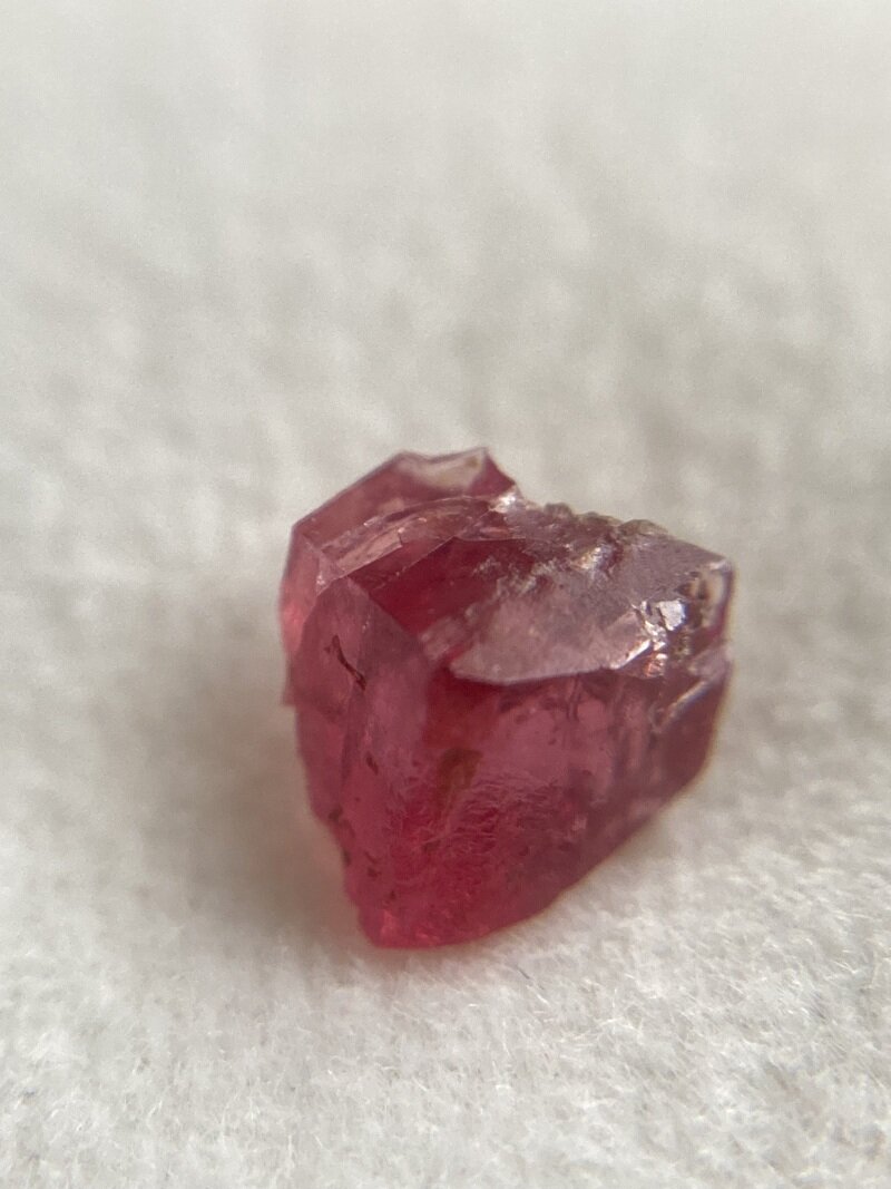 Pyroxmangite パイロクスマンガン石　結晶