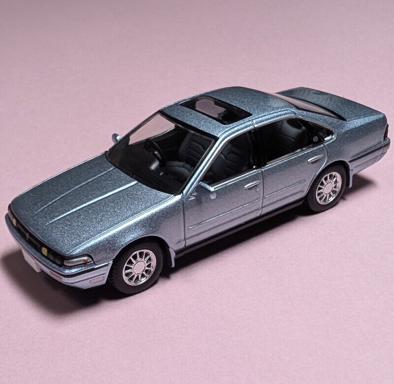 トミカリミテッドヴィンテージNEO 日産セフィーロ スポーツクルージング (88年式)