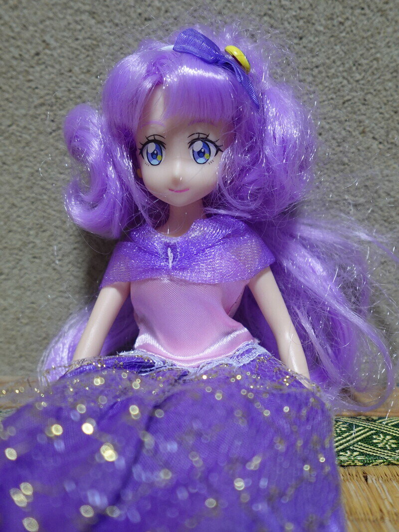 キュアセレーネ・パープルのドレス