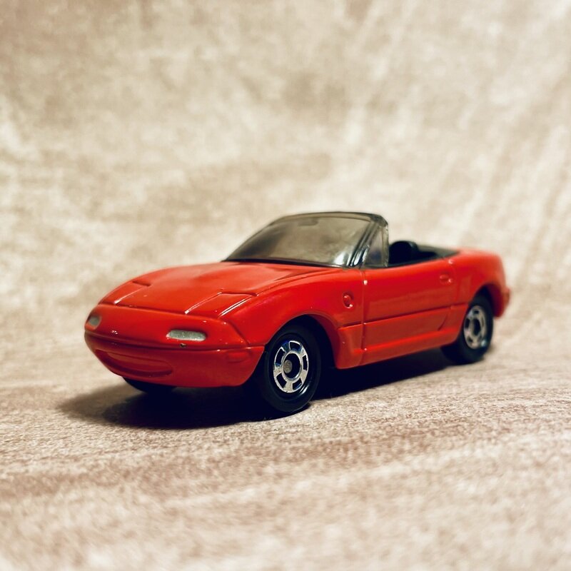 1/57 Eunos Roadster (Red)