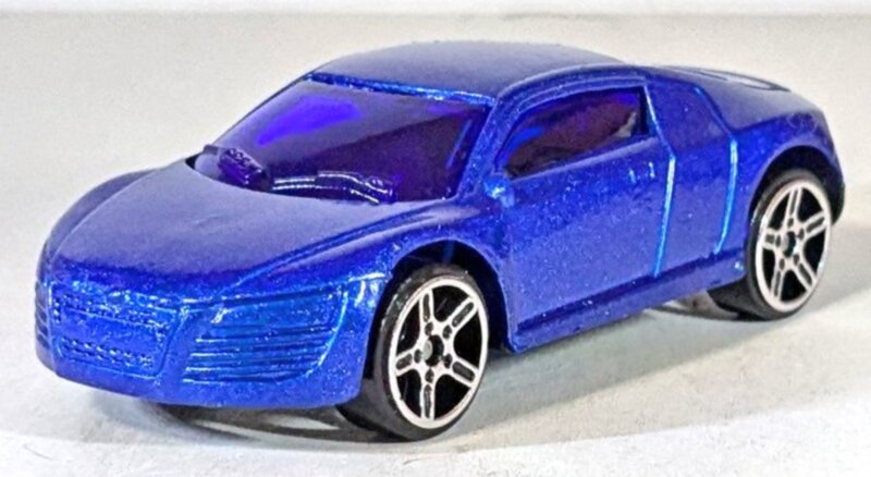 成近屋 アウディ R8