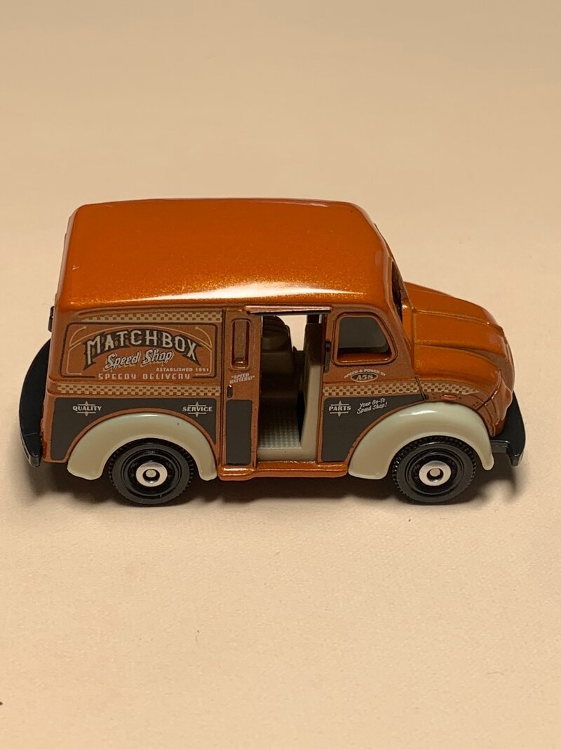 マッチボックス DIVCO MILK TRUCK