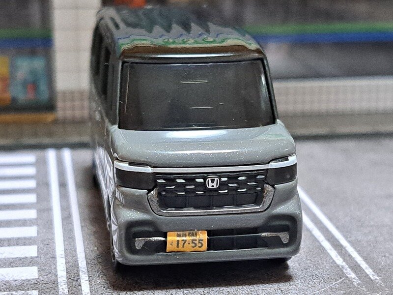 トミカ NO.114 ホンダ・N-BOXカスタム(初回特別仕様)