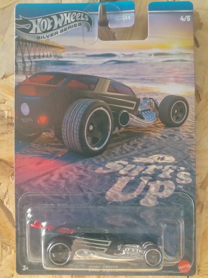 Surf Crate 2025 Surf's Up 4/5