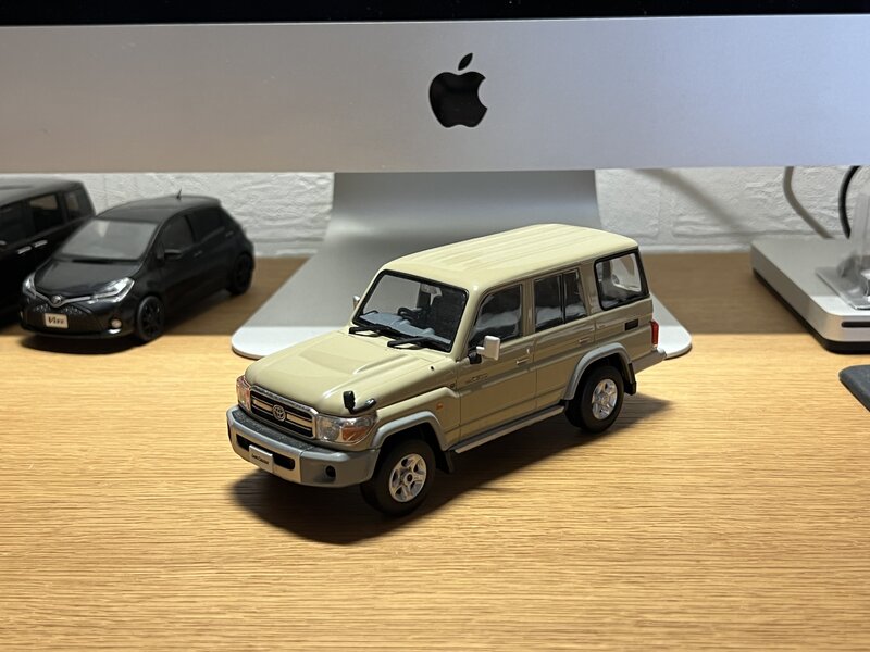 トヨタ カラーサンプル ランドクルーザー70 ベージュマイカメタリック