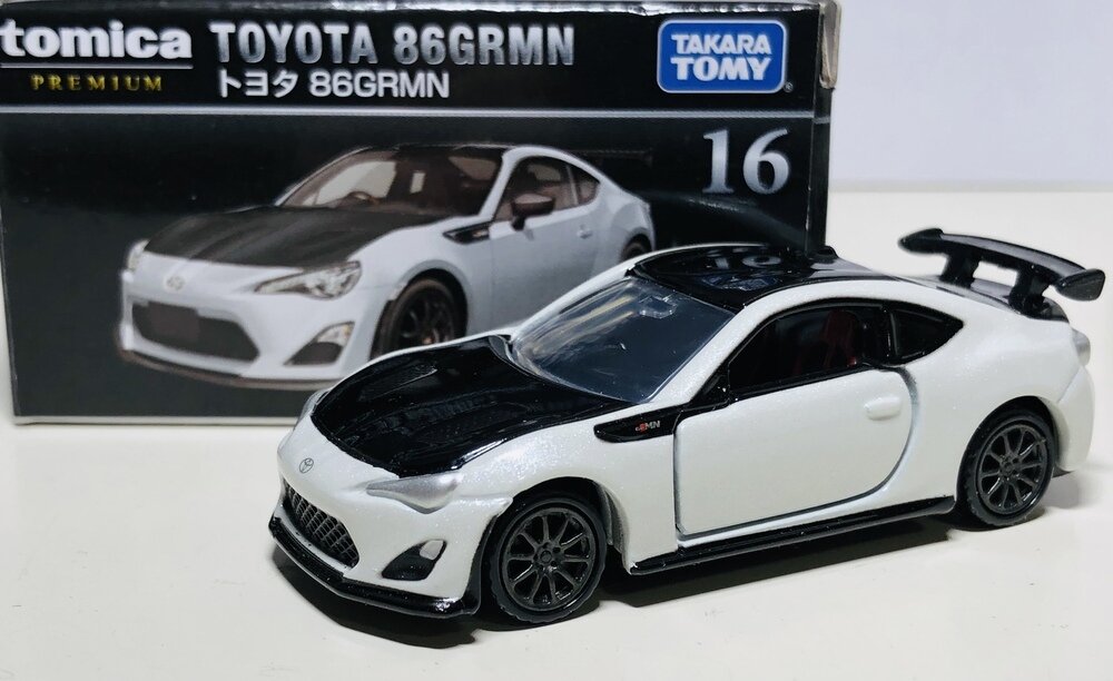正規品販売！ No.16 トミカプレミアム トヨタ of Museum in 展示中 GRMN 86 ミニカー