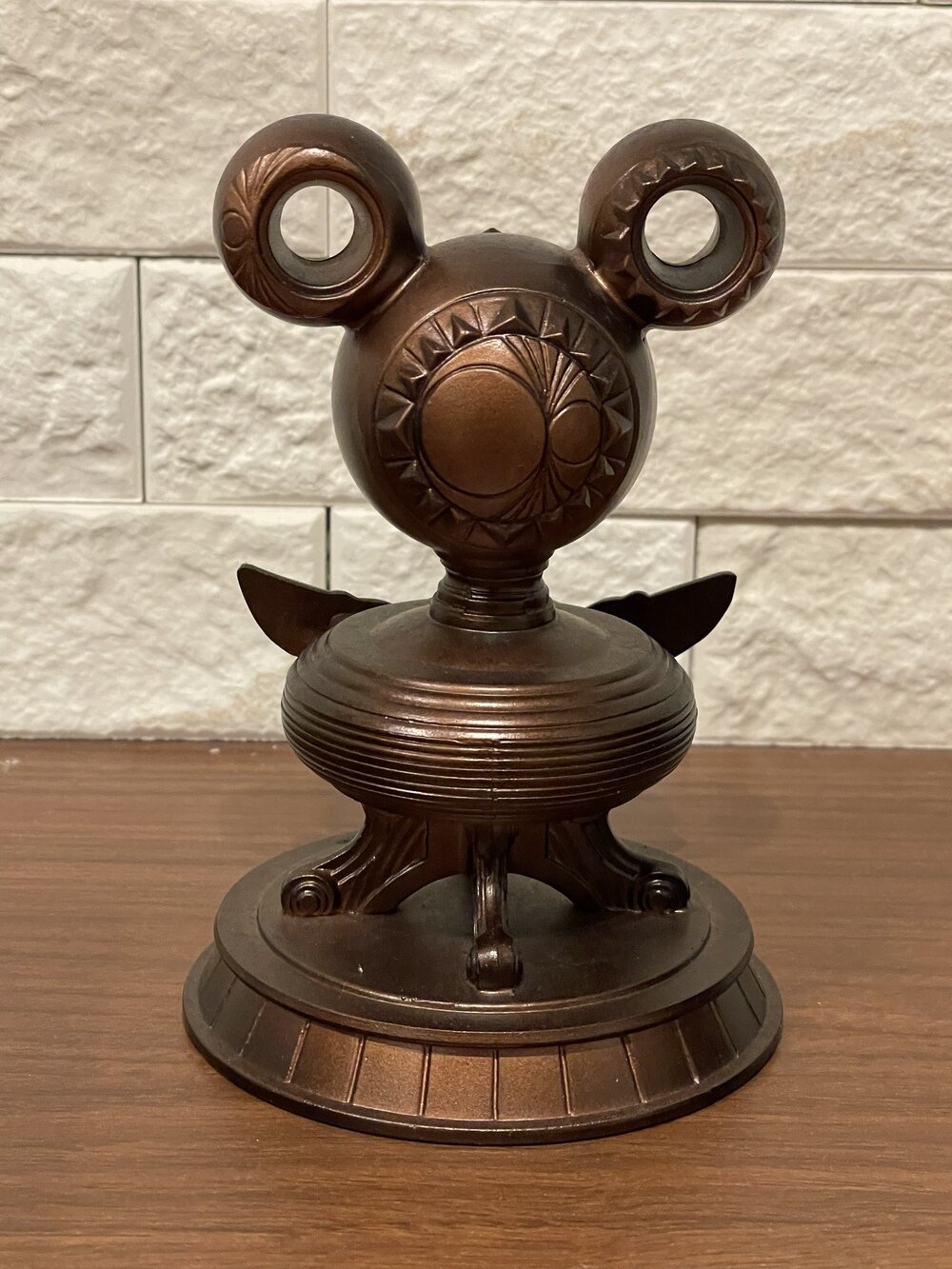 2000年 東京ディズニーランド ミレニアム 置き時計 展示中 in