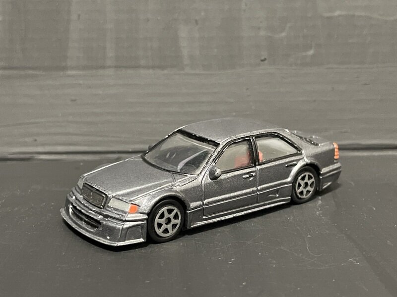 ベンツっぽい車