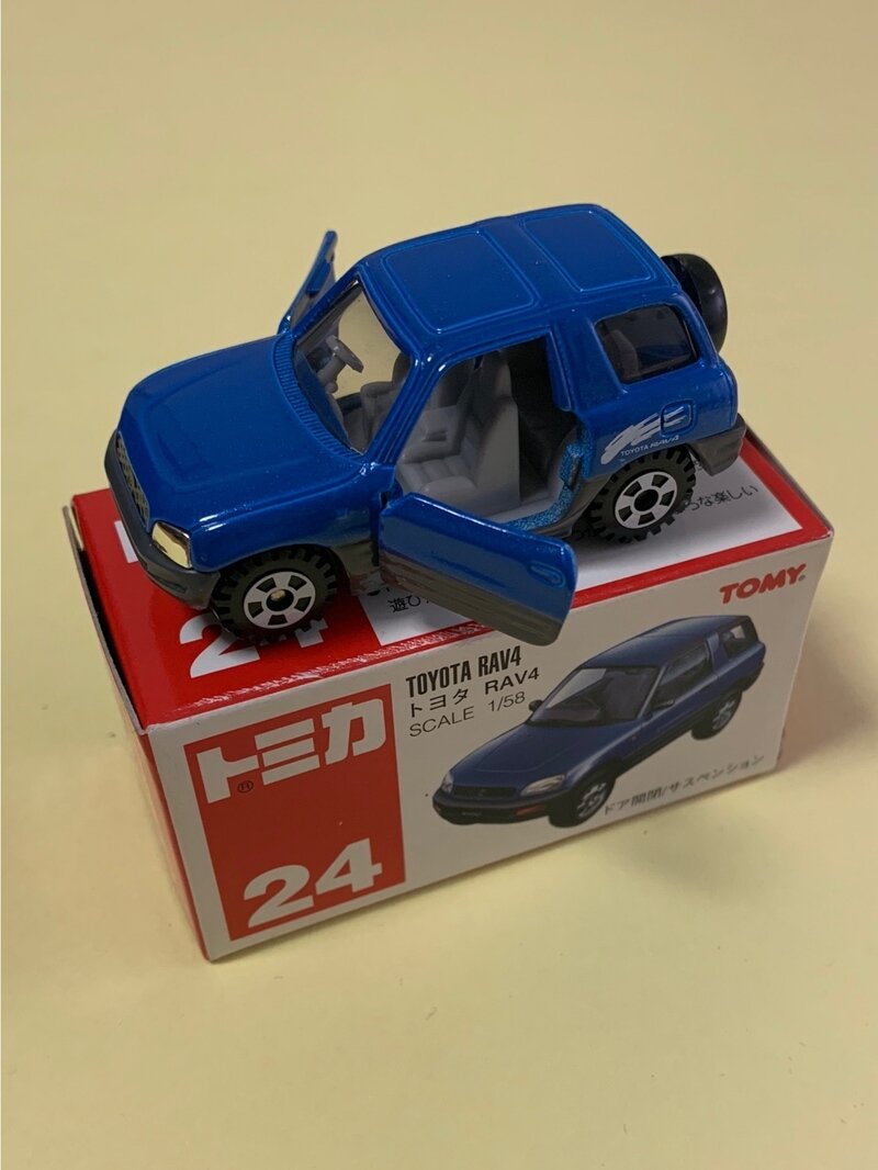 トミカ 24　トヨタRAV4